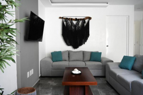 Luxury 2BR Condo w Private Jacuzzi, Fast Wifi, AC